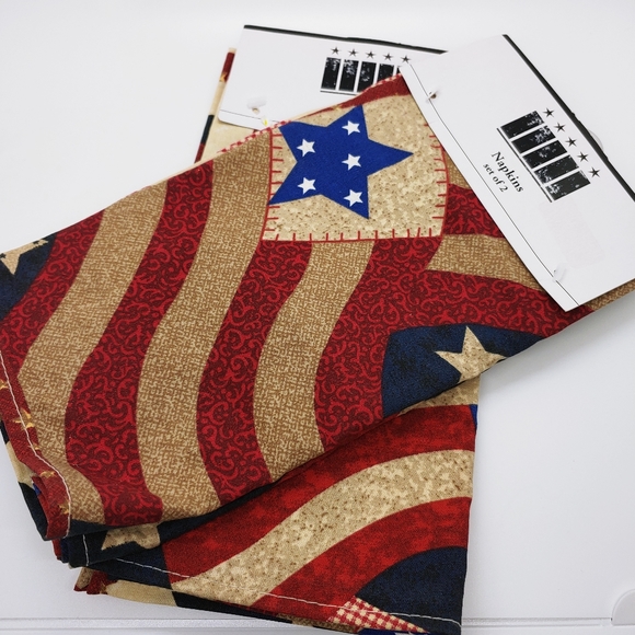 American Flag 4th of July Napkins 2 set of 2 NWOT red white and blue - Picture 2 of 8